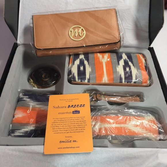 Emilie M. Sahara Breeze Essentials Gift Box - Picture 1 of 7